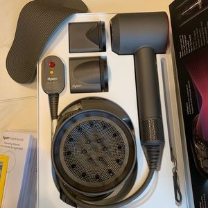 Meet your Posher, Urmi